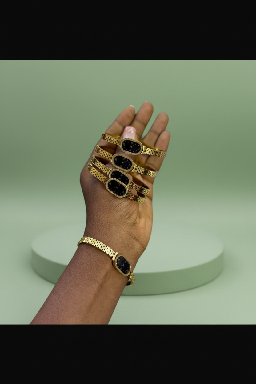 Gold minimalist wristwatch