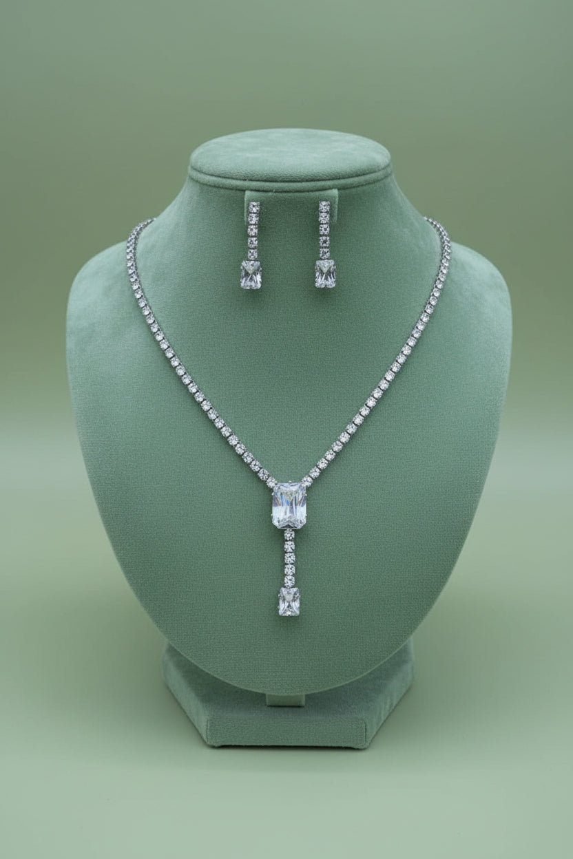 Drop necklace with earrings