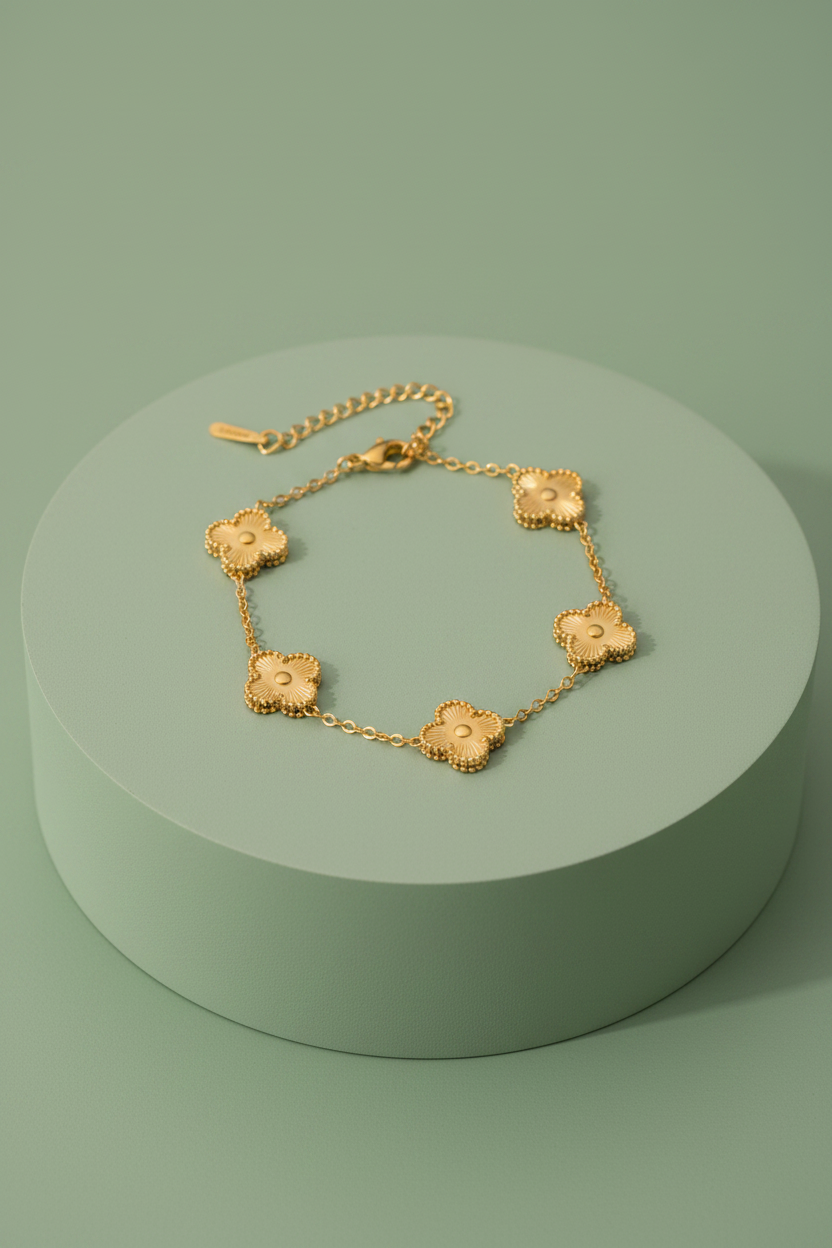 Via Clove Bracelet (Non Tarnish)